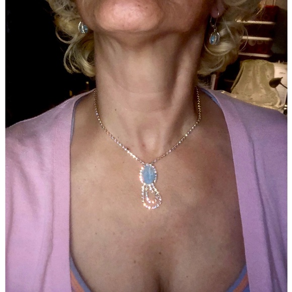 VTG Clear AB Rhinestone and Sky Blue Stone Pendant Necklace~ Occasion Wedding - Picture 9 of 10